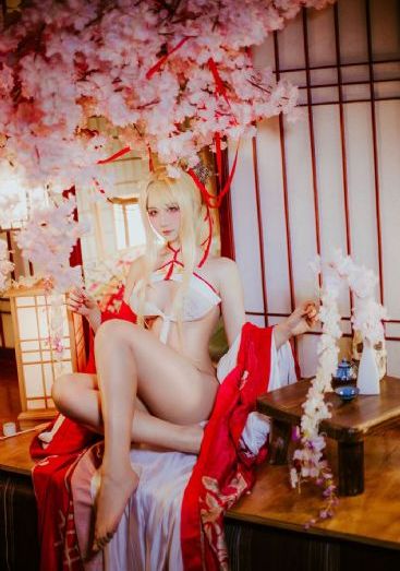 年轻的女大学生